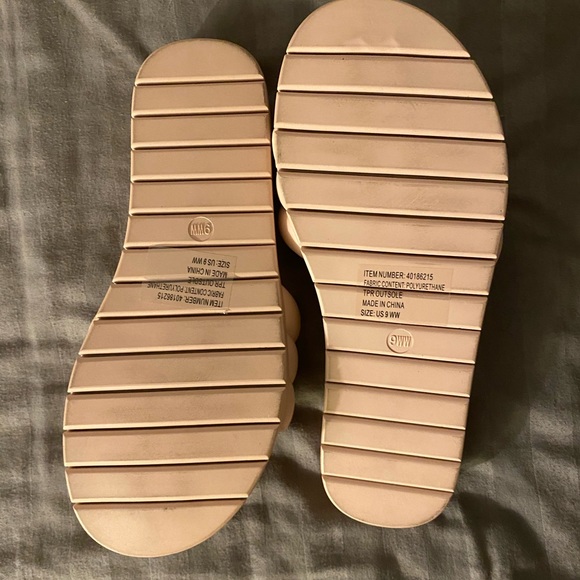 Torrid size 9WW Pink Slip On Sandals - Picture 4 of 4